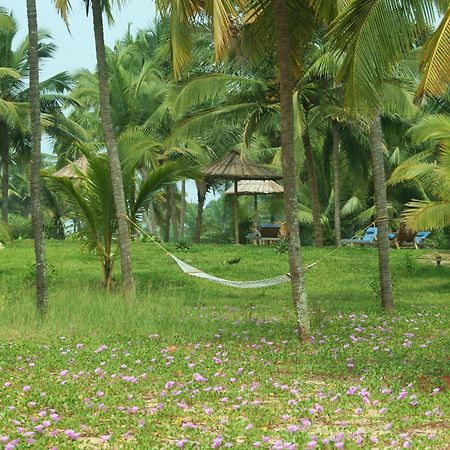 Neeleshwar Hermitage Nīleshwar Esterno foto